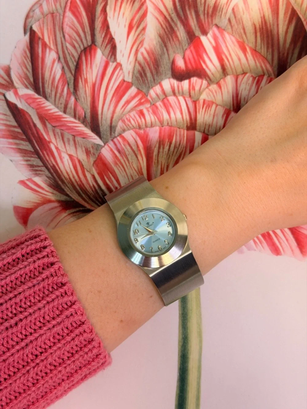 Minimalist Silver Analog Women's Watch with Light Blue Dial - Needs Battery